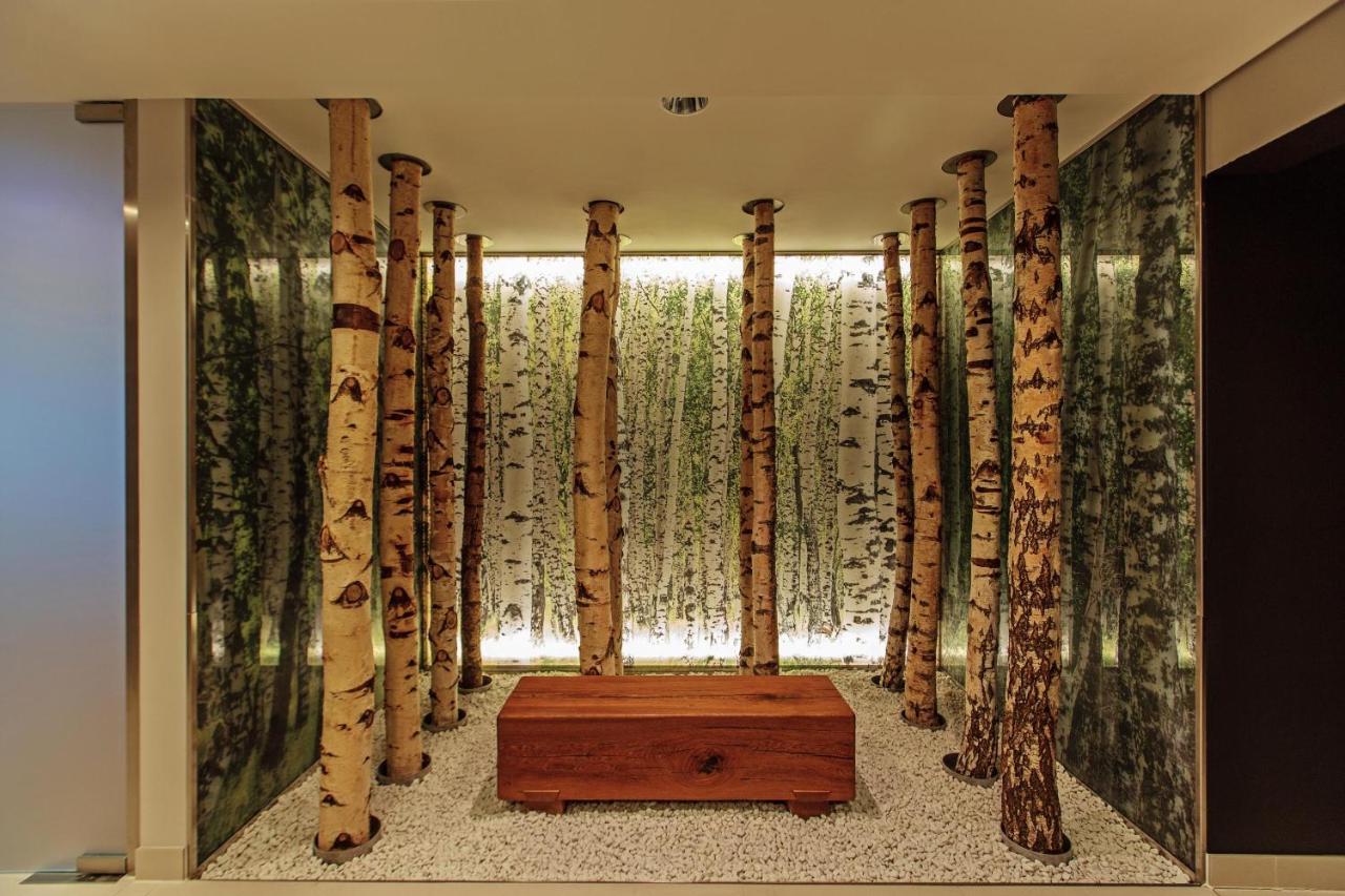 Steigenberger Airport Hotel Berlin Schönefeld Extérieur photo "The forest is my home"