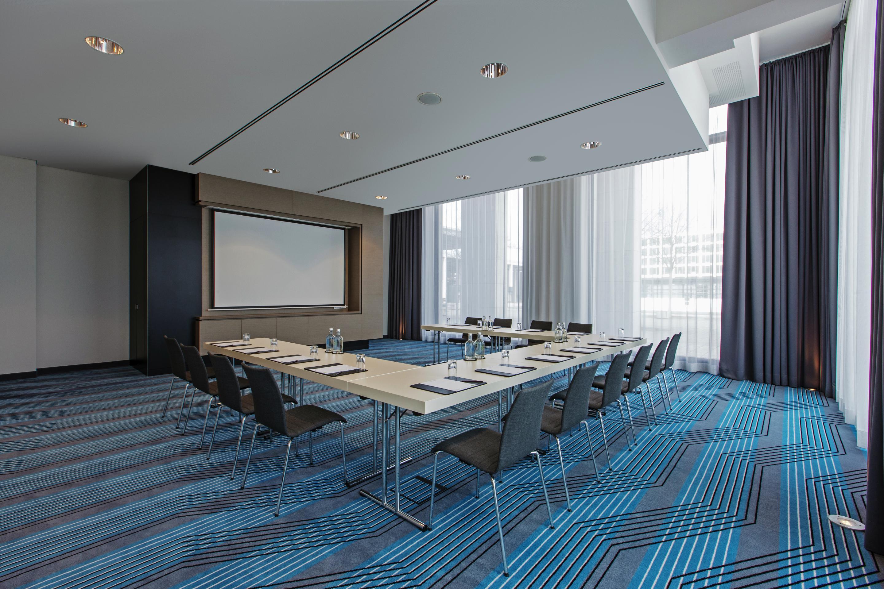 Steigenberger Airport Hotel Berlin Schönefeld Extérieur photo Meeting room at the hotel